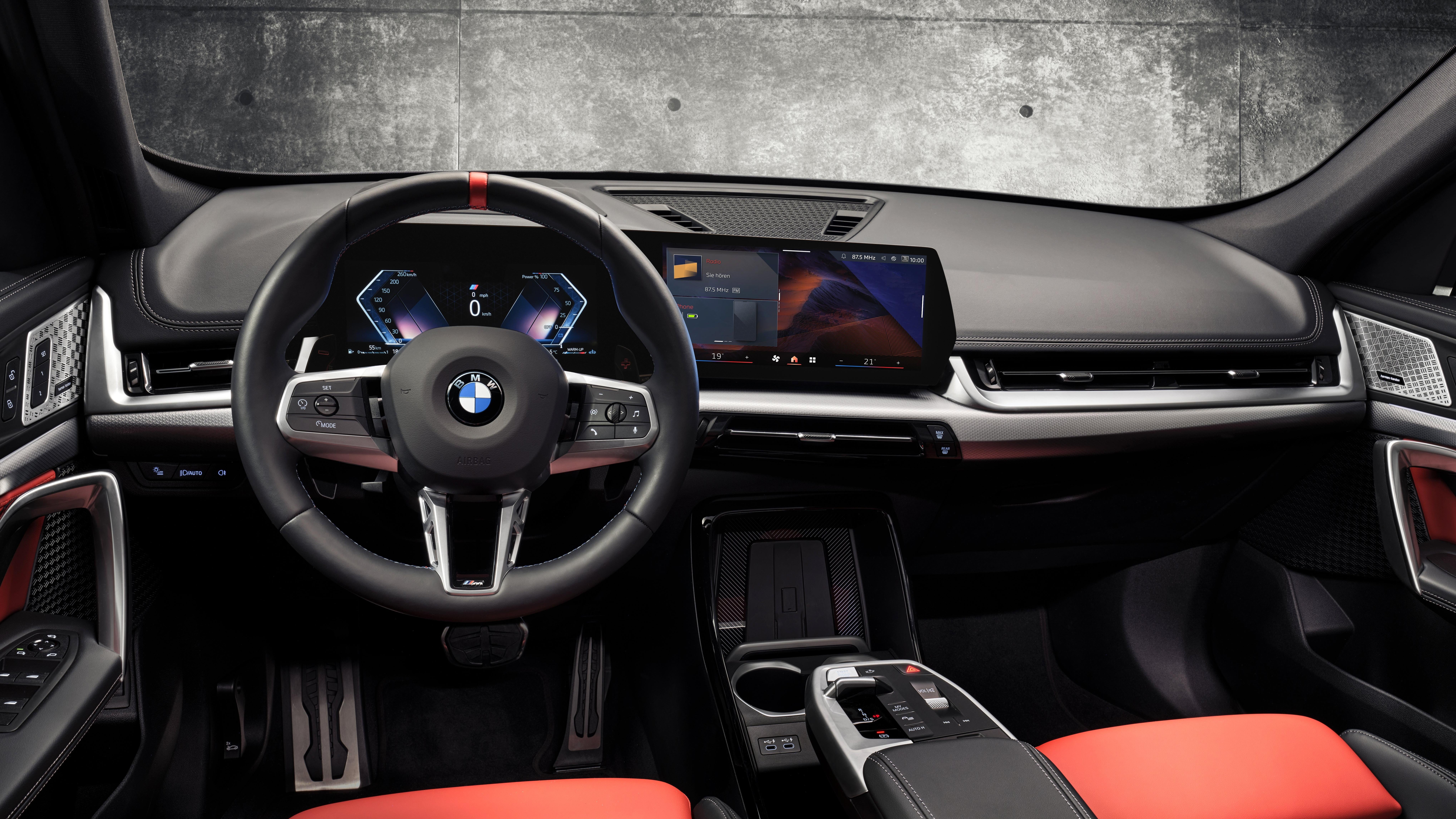 Wnętrze BMW X1 M35i xDrive 2024